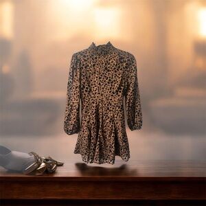 Rosie Harlow
Size XS
NWT

Leopard Print Long Sleeve Dress